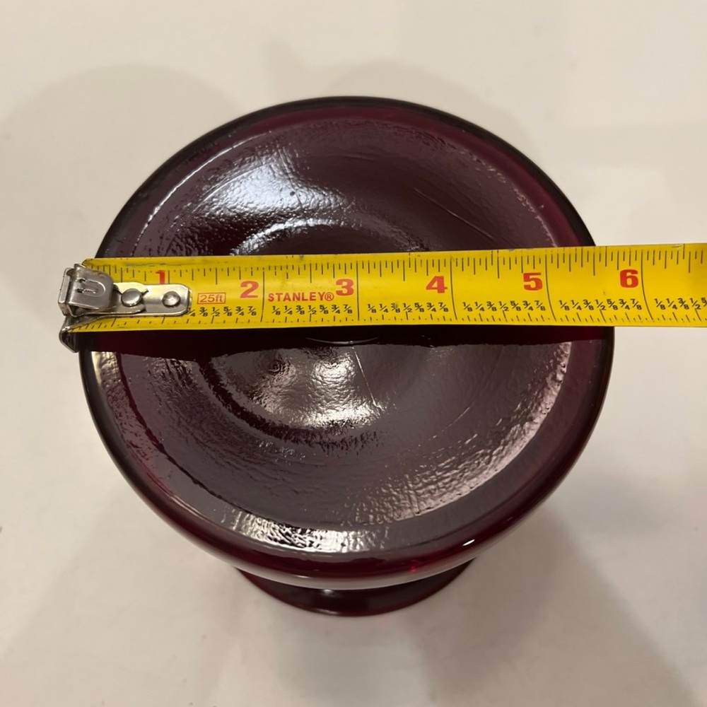 - Ruby Glass Spittoon vase - Picture 7 of 7